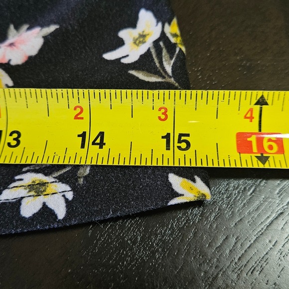 No Boundaries Black Floral Long Sleeve Scoop Neck Top Size M - Picture 8 of 9